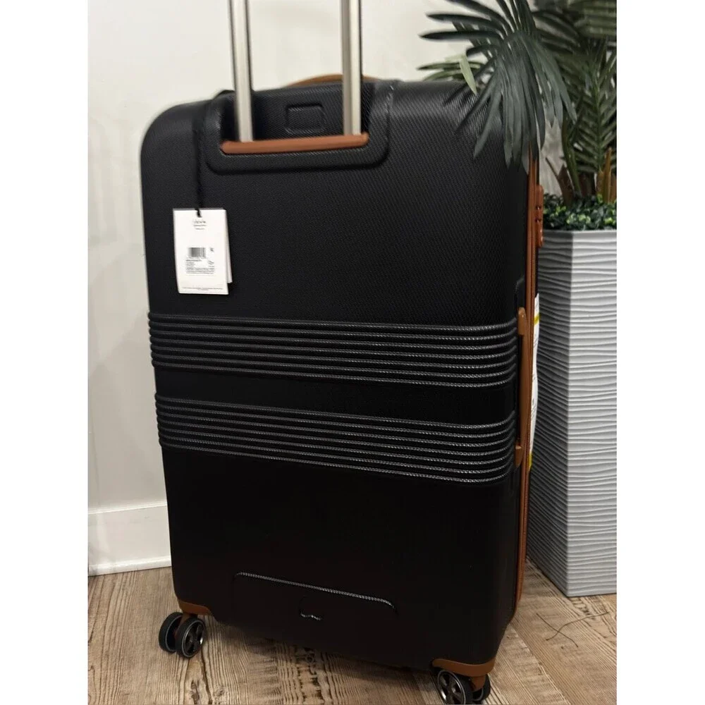 Delsey Paris sleek black